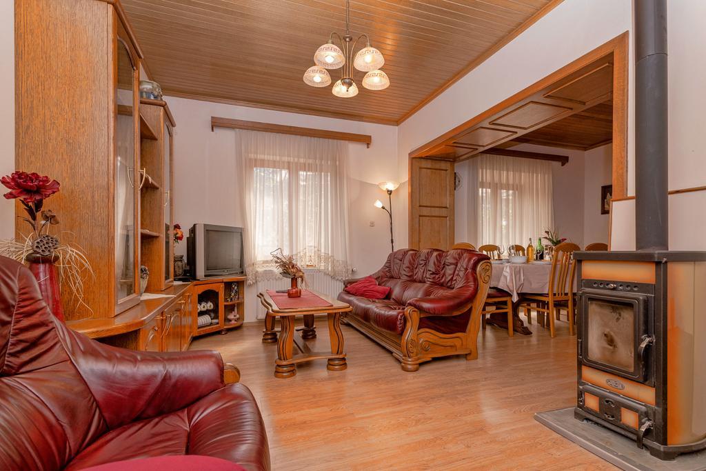 Holiday Home Leonida 耶尔萨 外观 照片